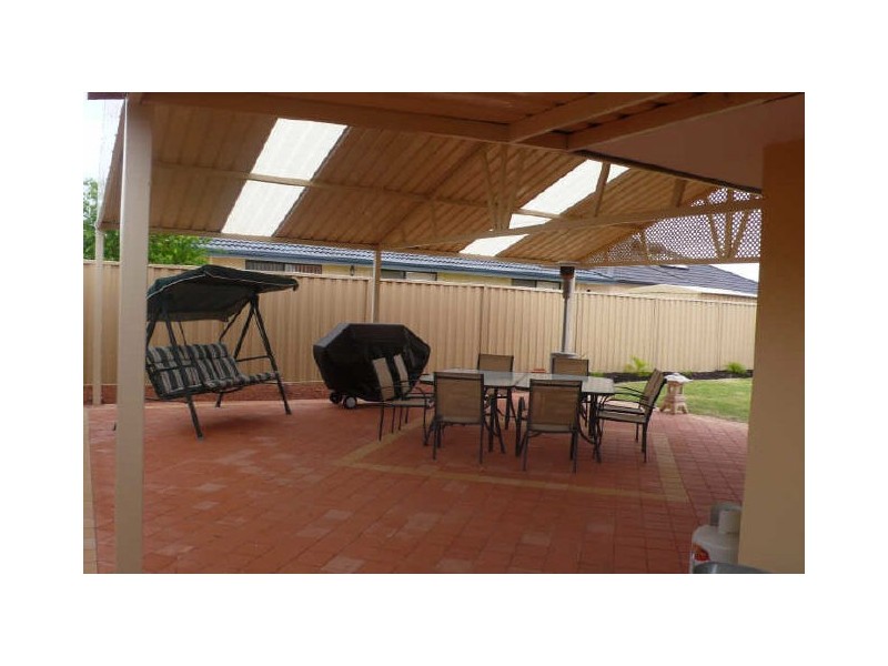 10 Dupont Way, Canning Vale WA 6155