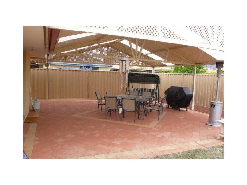 10 Dupont Way, Canning Vale WA 6155