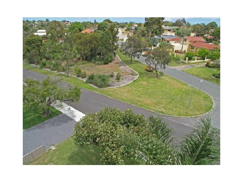 2/23 Coleman Crescent, Melville WA 6156