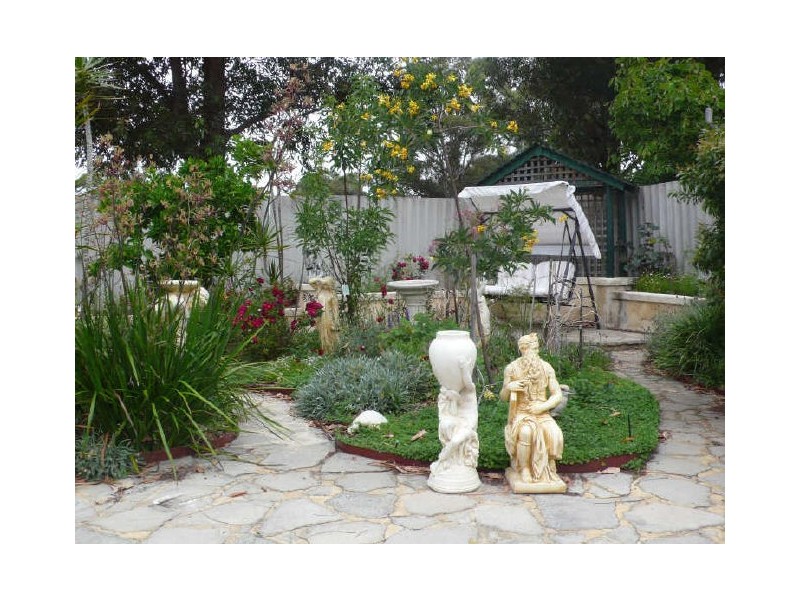 16 Alistair Street, Huntingdale WA 6110