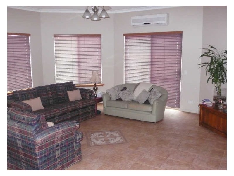 15 Rufford Lane, Canning Vale WA 6155