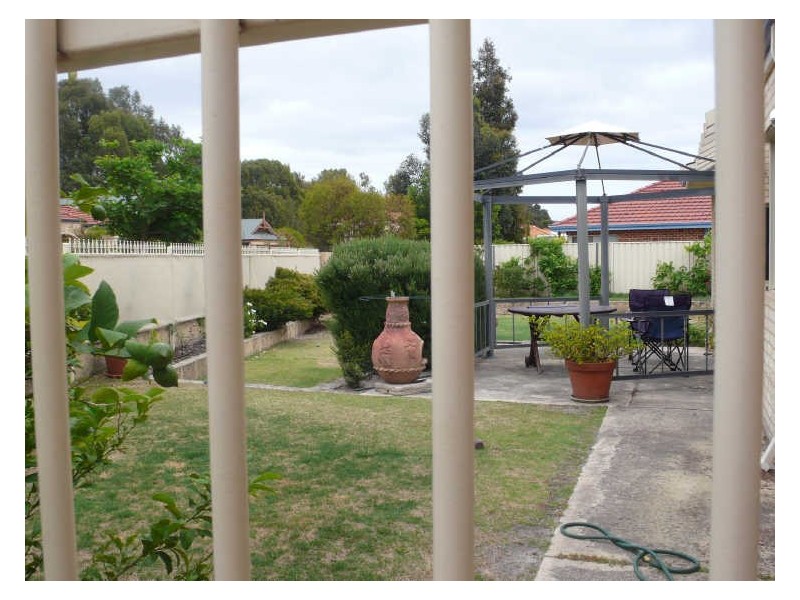 15 Rufford Lane, Canning Vale WA 6155