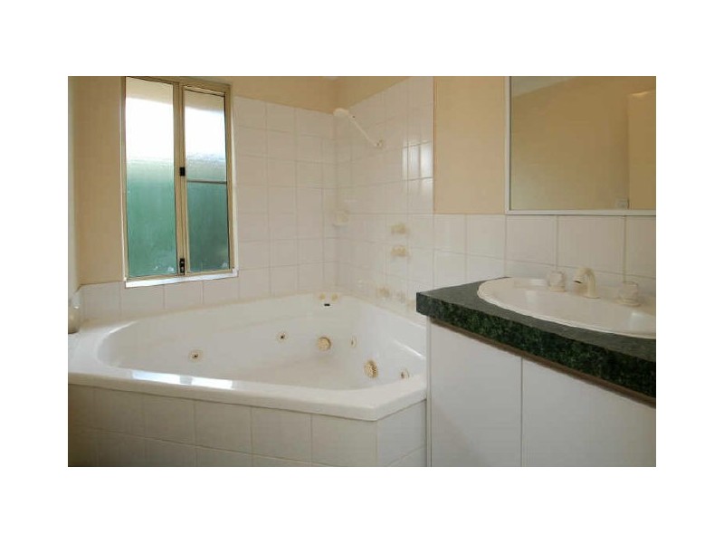 184 Harpenden Street, Huntingdale WA 6110
