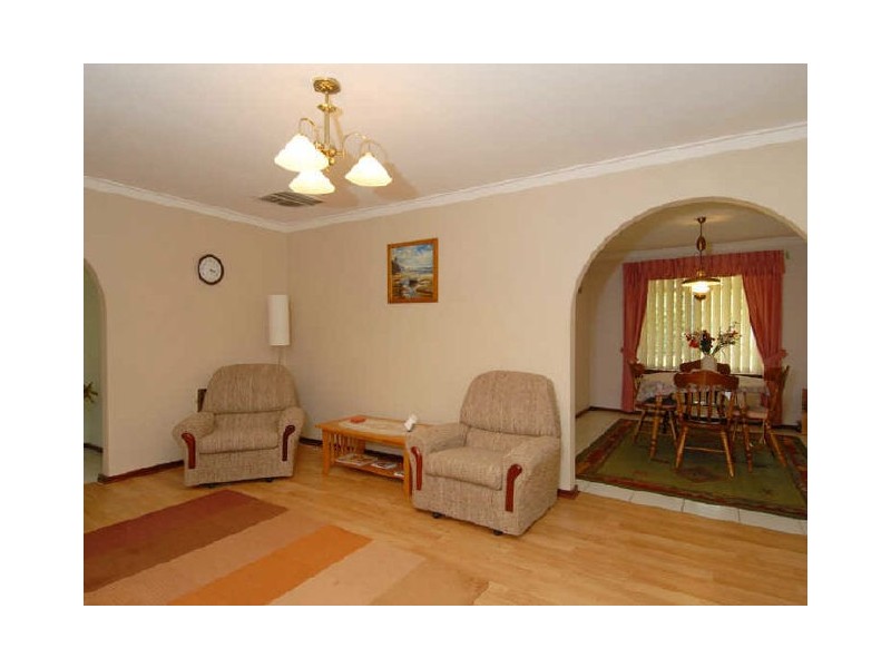 8 Olney Place, Huntingdale WA 6110