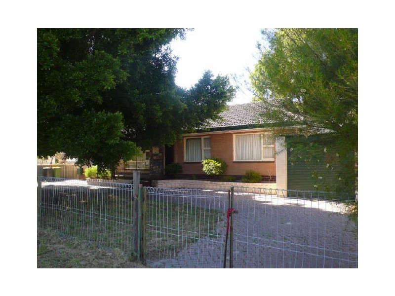 104 Spring Road, Thornlie WA 6108