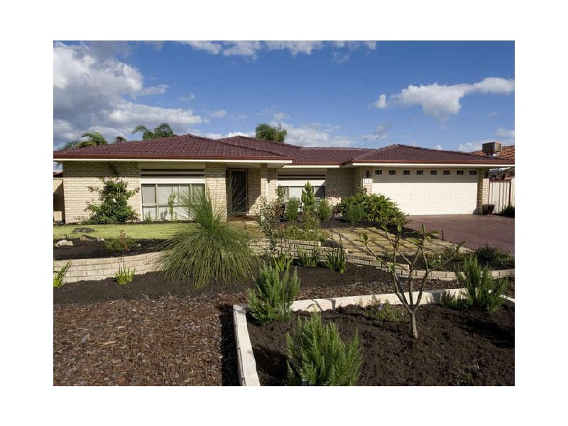 10 Redheart Drive, Thornlie WA 6108