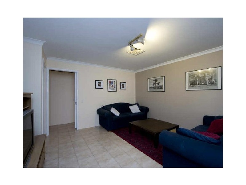 10 Redheart Drive, Thornlie WA 6108