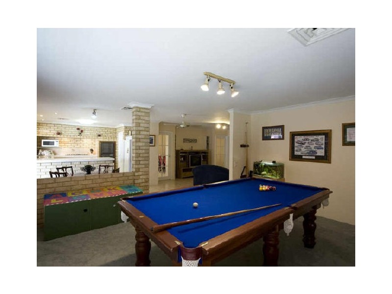 10 Redheart Drive, Thornlie WA 6108