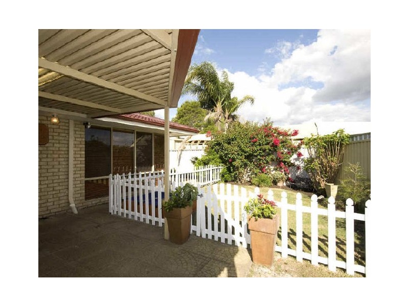 10 Redheart Drive, Thornlie WA 6108