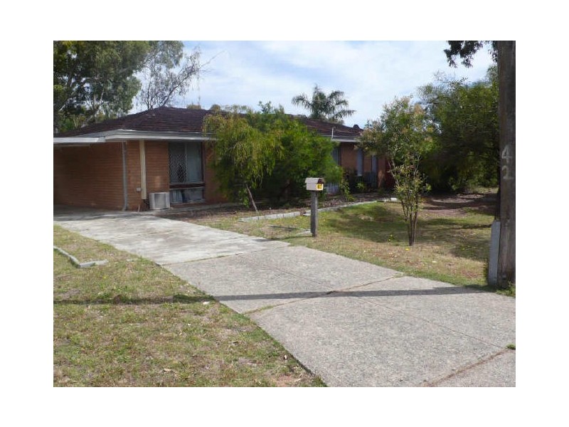 42 Ravenhill, Thornlie WA 6108