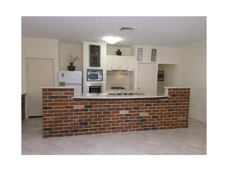 4 Longstaff Loop, Southern River WA 6110