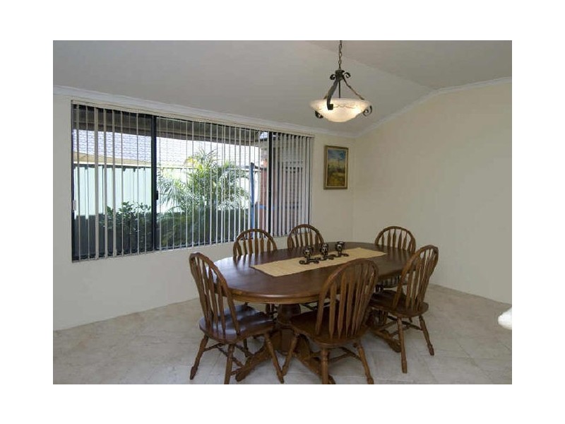 4 Longstaff Loop, Southern River WA 6110