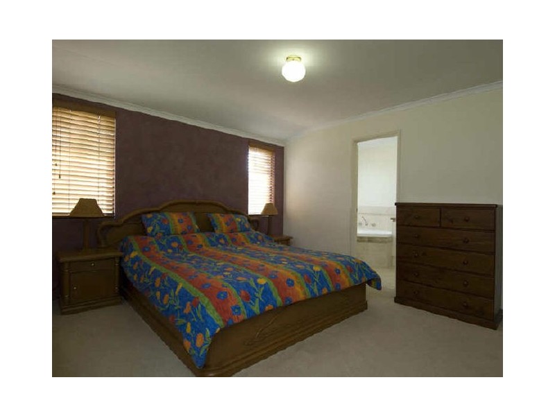 4 Longstaff Loop, Southern River WA 6110