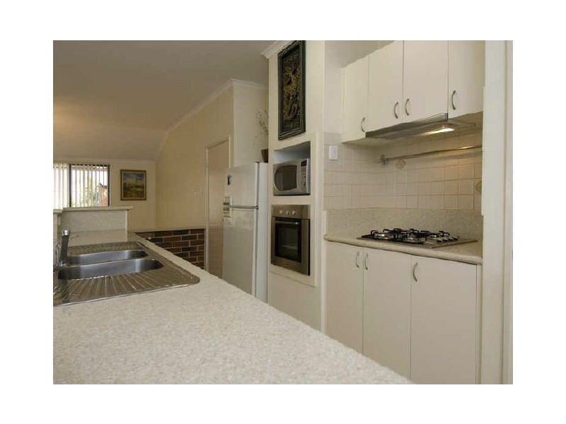 4 Longstaff Loop, Southern River WA 6110