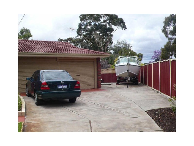15 Mayo Court, Parkwood WA 6147