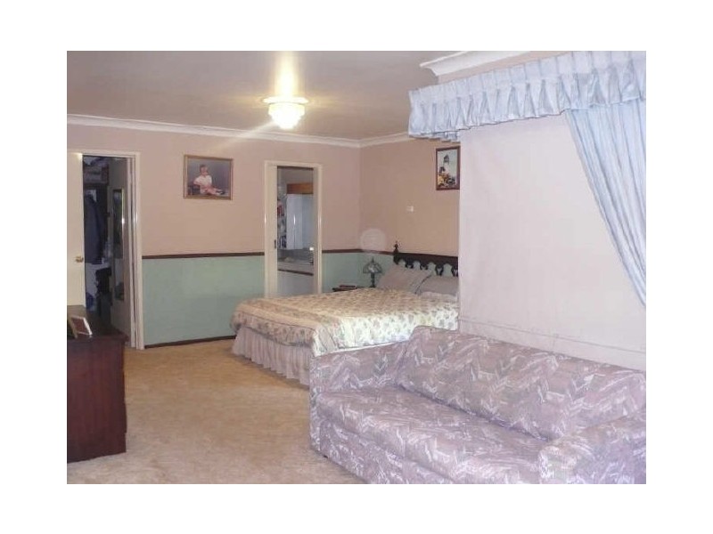 42 Jurien Way, Thornlie WA 6108