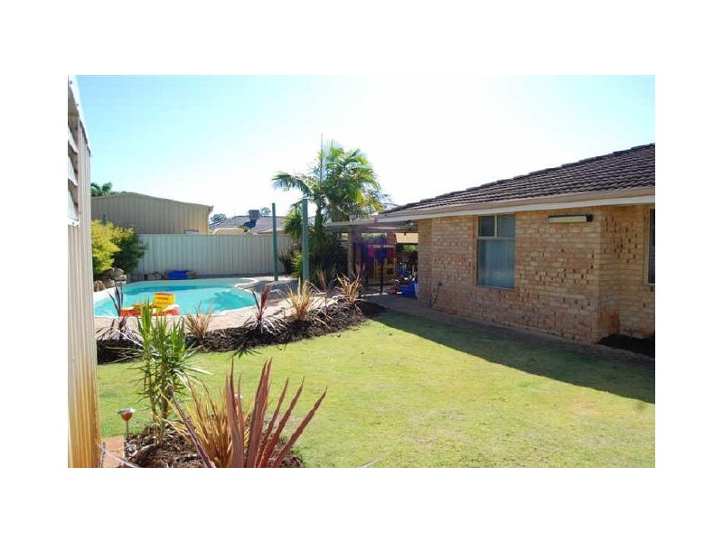 11 Tattler Place, Huntingdale WA 6110