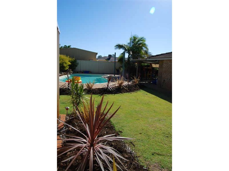 11 Tattler Place, Huntingdale WA 6110