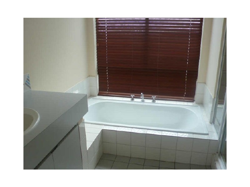 12 Endeavour Court, Thornlie WA 6108