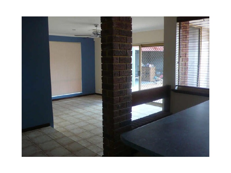 12 Endeavour Court, Thornlie WA 6108