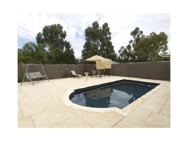 12 Wallan Court, Maddington WA 6109