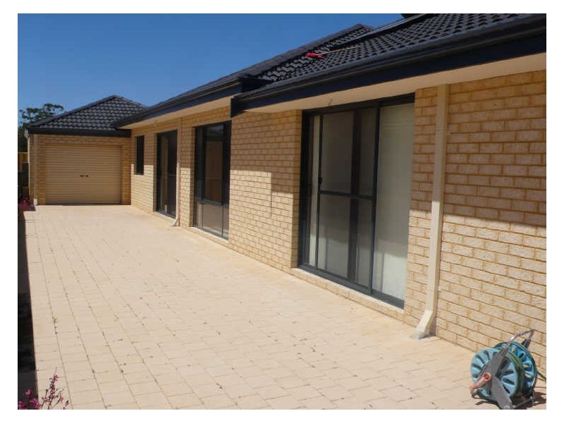 35 Holmes Street, Southern River WA 6110