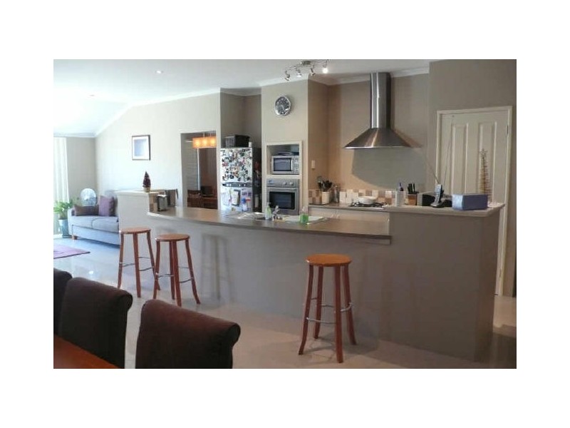 7 Campbell Road, Canning Vale WA 6155