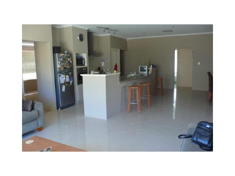 7 Campbell Road, Canning Vale WA 6155