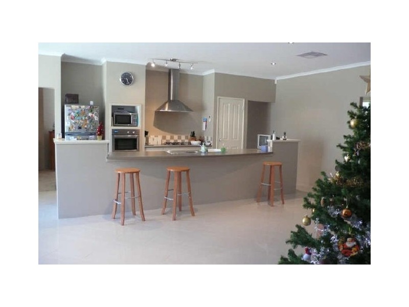 7 Campbell Road, Canning Vale WA 6155