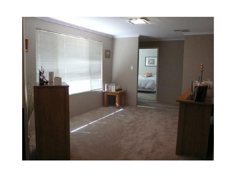 7 Campbell Road, Canning Vale WA 6155