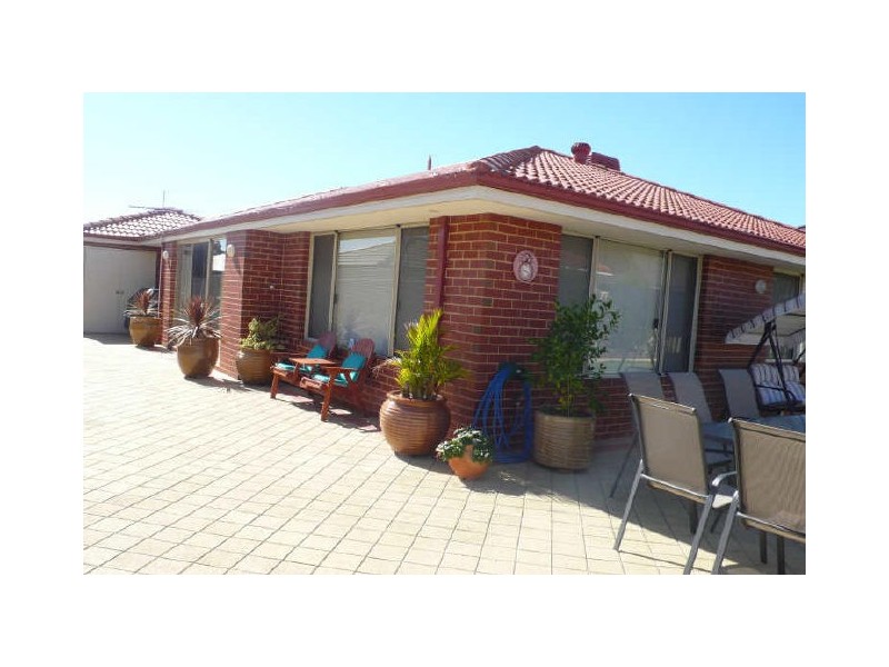 7 Campbell Road, Canning Vale WA 6155