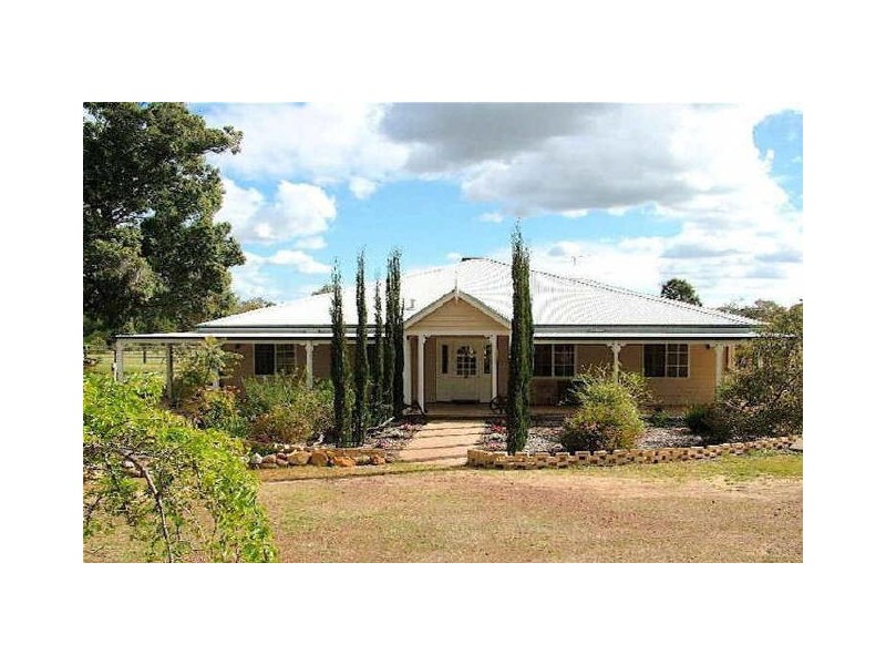 11 Woodstock Place, Darling Downs WA 6122