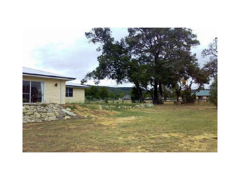 11 Woodstock Place, Darling Downs WA 6122