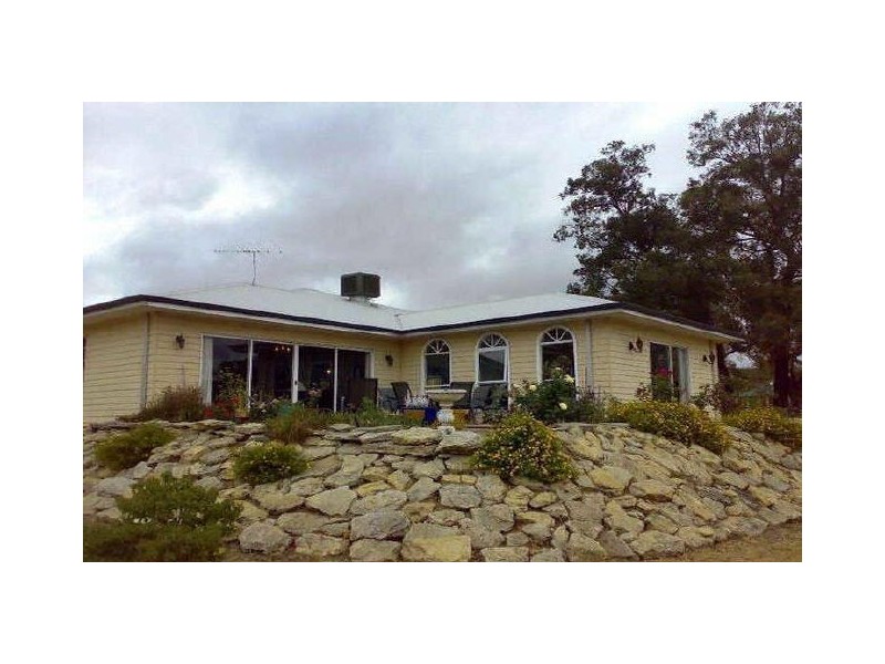 11 Woodstock Place, Darling Downs WA 6122