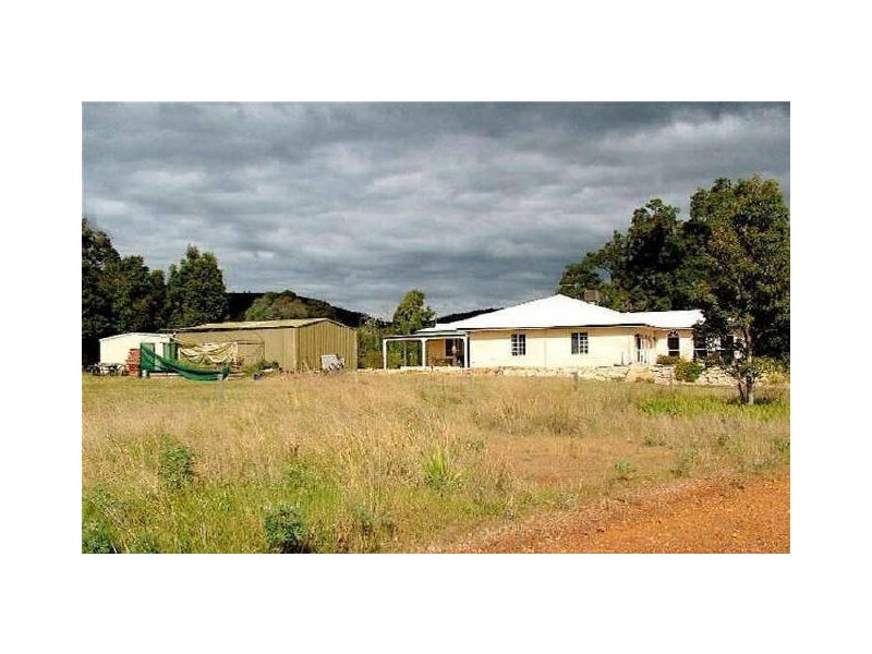 11 Woodstock Place, Darling Downs WA 6122
