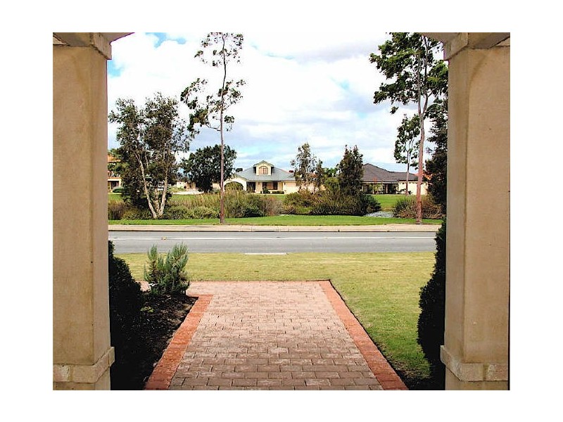 7 The Bridgeway, Canning Vale WA 6155