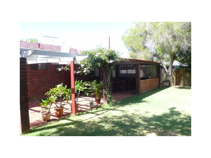 8 Ilford Place, Thornlie WA 6108