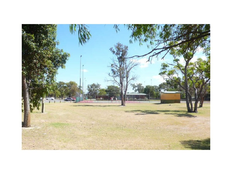 8 Ilford Place, Thornlie WA 6108