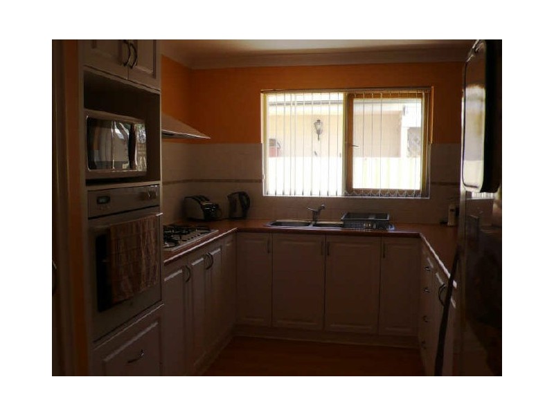 78 Glyndebourne Ave, Thornlie WA 6108