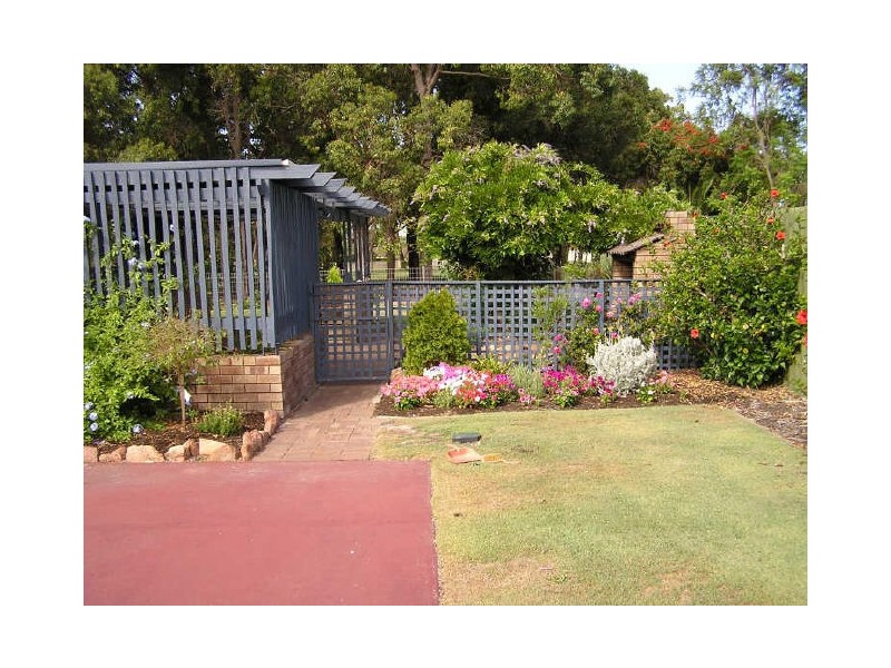 8 Ningaloo Way, Thornlie WA 6108