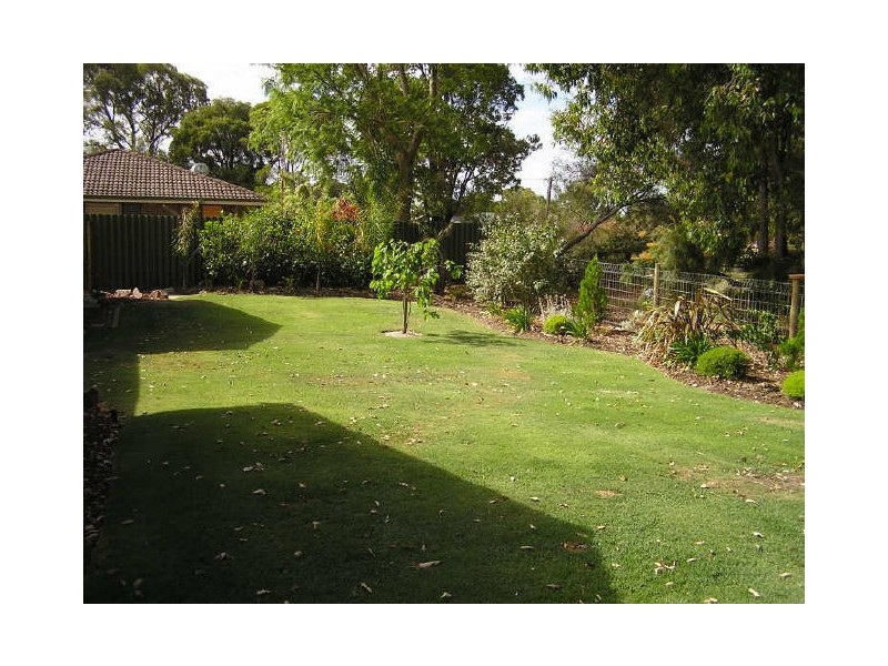 8 Ningaloo Way, Thornlie WA 6108