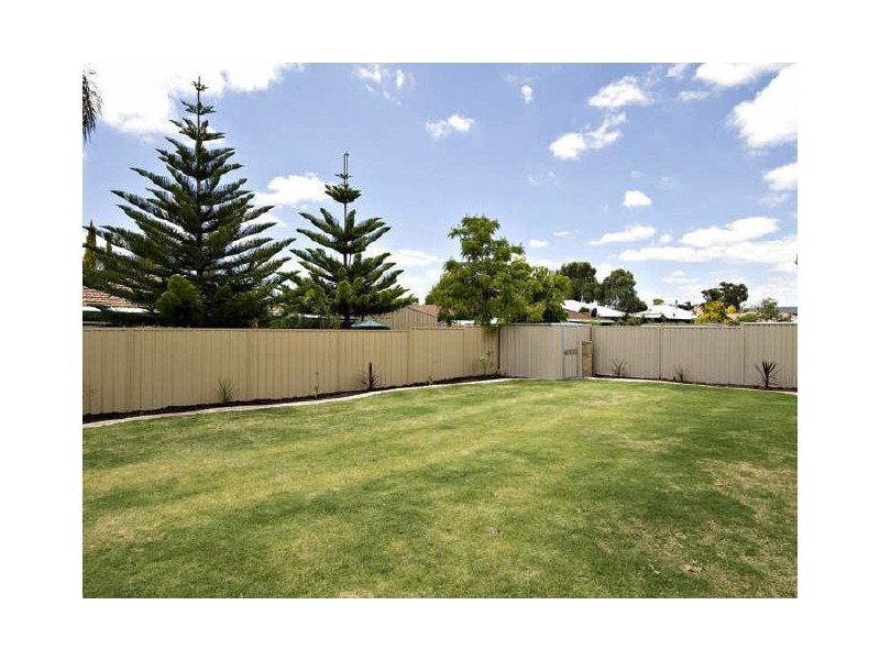 21 Jonquil Loop, Seville Grove WA 6112