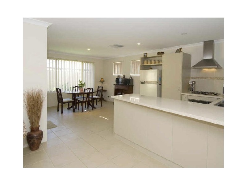 2/21A Newell Loop, Gosnells WA 6110