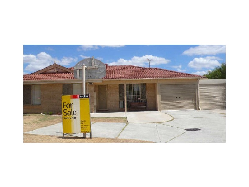 2/11 Mulline Court, Maddington WA 6109