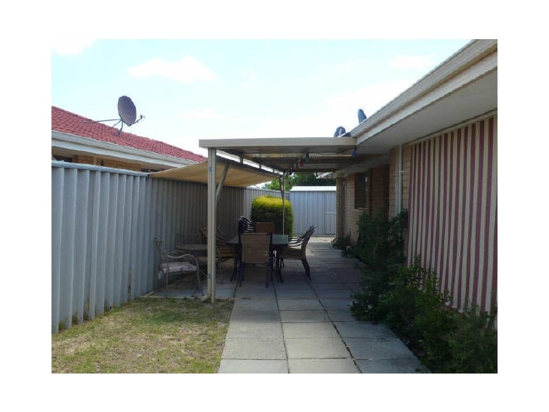 2/11 Mulline Court, Maddington WA 6109