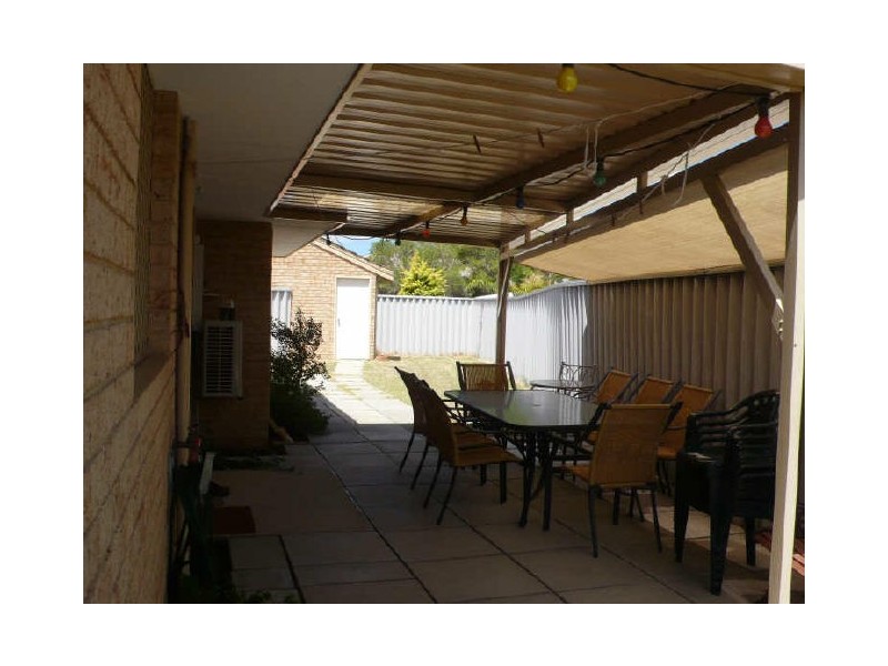2/11 Mulline Court, Maddington WA 6109