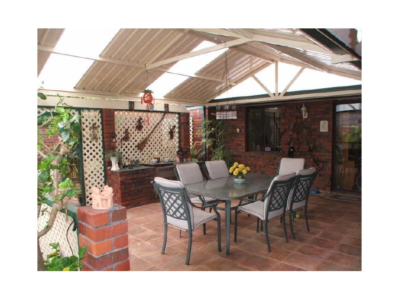 30 Grenadier Drive, Thornlie WA 6108