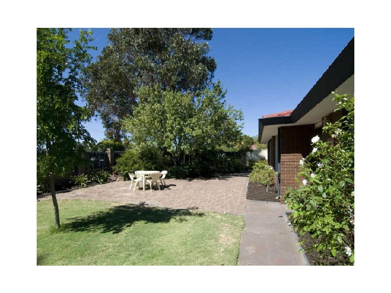 74 Hume Road, Thornlie WA 6108