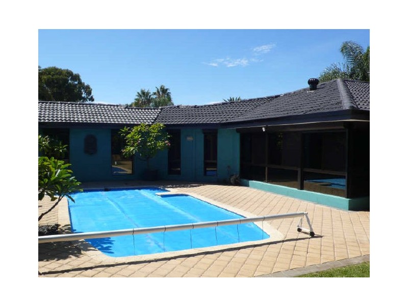 43 Ailsworth Court, Thornlie WA 6108