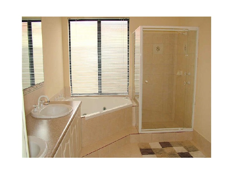 11 Lucida Road, Southern River WA 6110